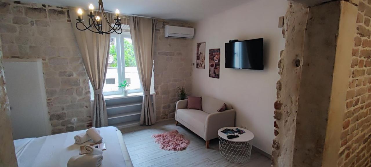 Studios Kadena Trogir Bagian luar foto
