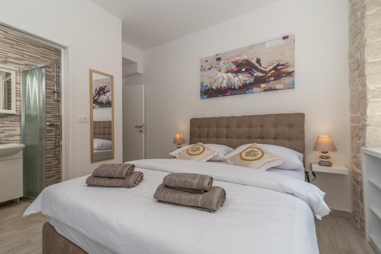 Studios Kadena Trogir Bagian luar foto